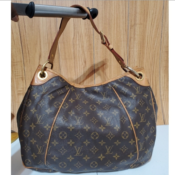 Louis Vuitton Monogram Galleria Gm - Picture 2 of 13
